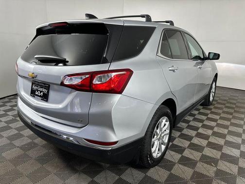 Silver Ice Metallic 2019 Chevrolet Equinox 1LT