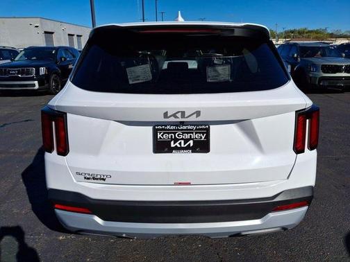 2026 Kia Sorento LX