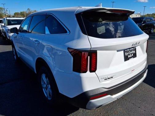 2026 Kia Sorento LX