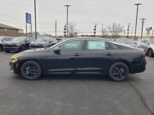 2025 Kia K5 LXS