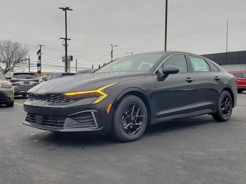 2025 Kia K5 LXS