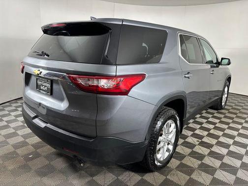Satin Steel Metallic 2018 Chevrolet Traverse LS