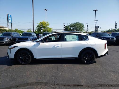 2025 Kia K4 GT-Line Turbo