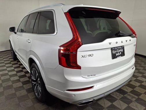 2021 Volvo XC90 T5 Momentum