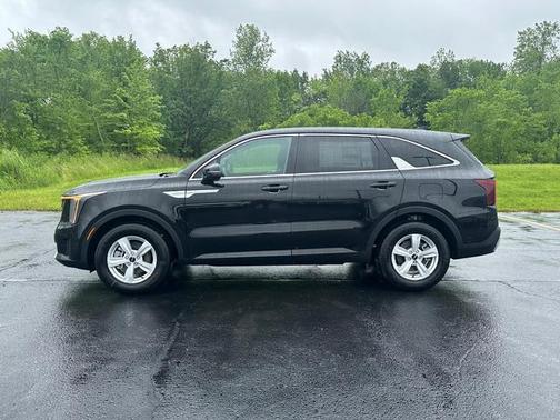 2025 Kia Sorento LX