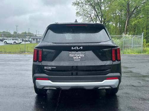 2025 Kia Sorento LX