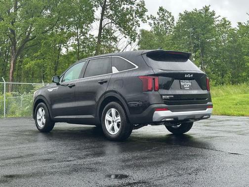 2025 Kia Sorento LX