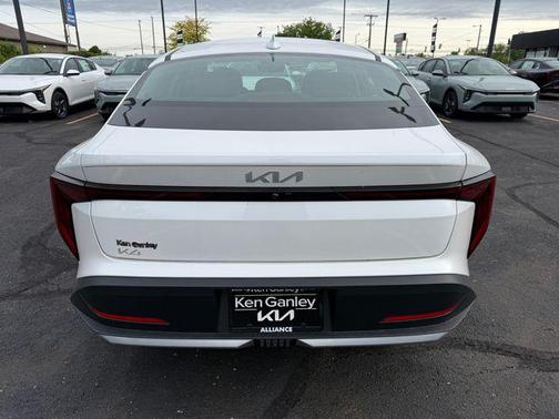 Snow White Pearl 2026 Kia K4 LXS