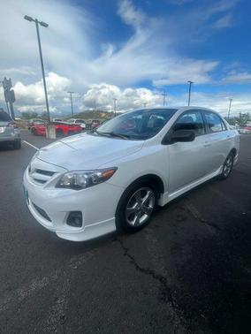 White 2013 Toyota Corolla S