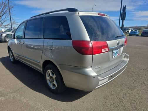 2005 Toyota Sienna XLE