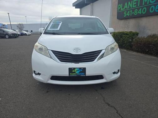2013 Toyota Sienna LE