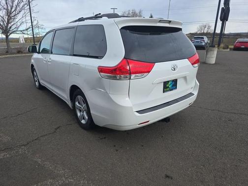 2013 Toyota Sienna LE