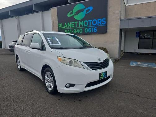 2013 Toyota Sienna LE