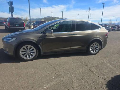 2016 Tesla Model X 90D