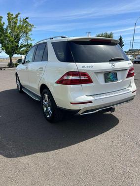 White 2013 Mercedes-Benz M-Class 4MATIC