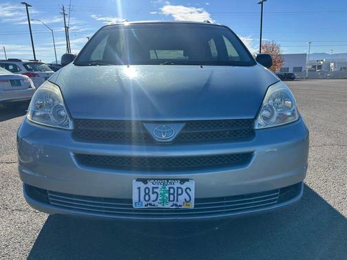 2005 Toyota Sienna LE