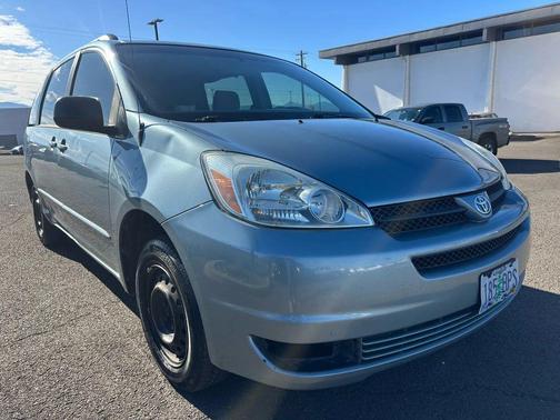 2005 Toyota Sienna LE
