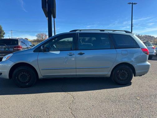 2005 Toyota Sienna LE