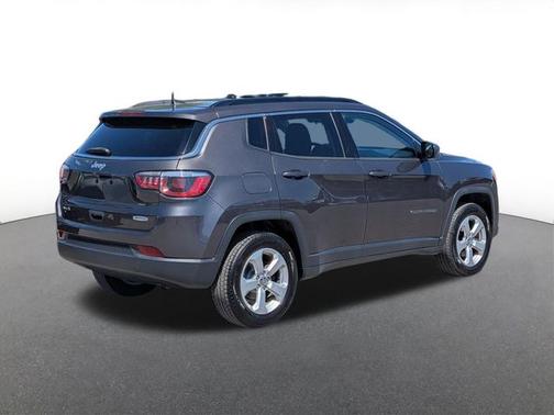 Granite Crystal Clearcoat Metallic 2020 Jeep Compass LATITUDE