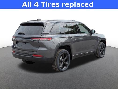 2022 Jeep Grand Cherokee LAREDO