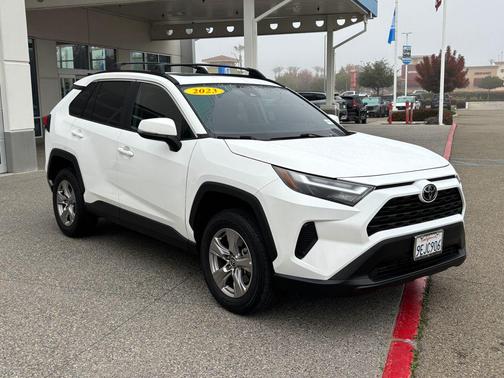 2023 Toyota RAV4 XLE