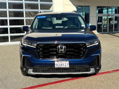 2023 Honda Pilot Touring 8-Passenger