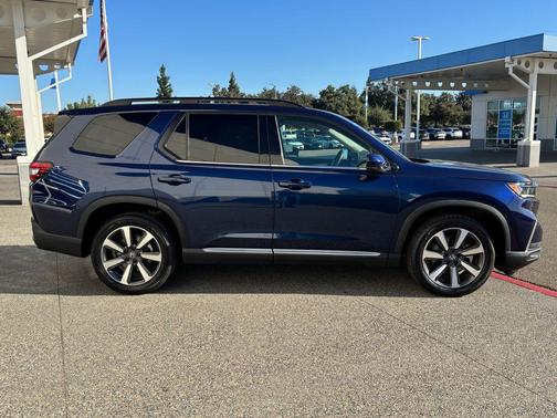 2023 Honda Pilot Touring 8-Passenger