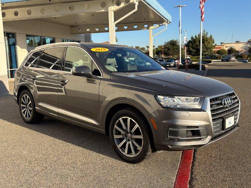 Gray Metallic 2019 Audi Q7 55 Premium Plus