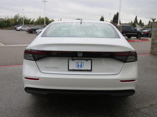 2025 Honda Accord LX 1.5T