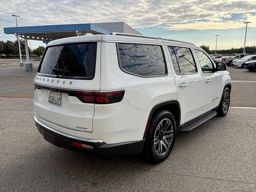 2022 Jeep Wagoneer Series III 4x4