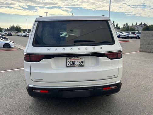 2022 Jeep Wagoneer Series III 4x4