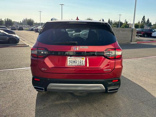 2025 Honda Pilot Touring 8-Passenger