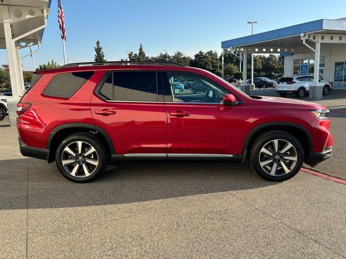 2025 Honda Pilot Touring 8-Passenger
