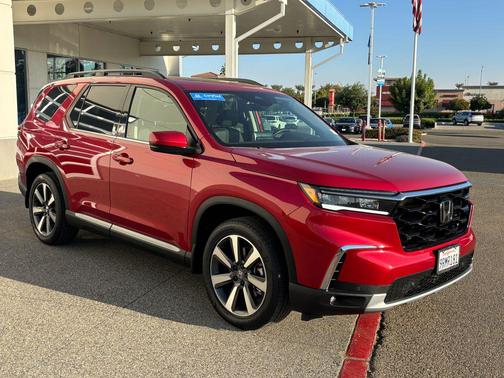 2025 Honda Pilot Touring 8-Passenger
