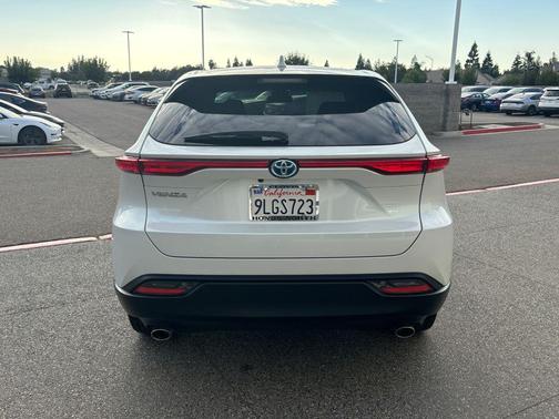 2024 Toyota Venza LE