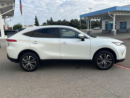 2024 Toyota Venza LE