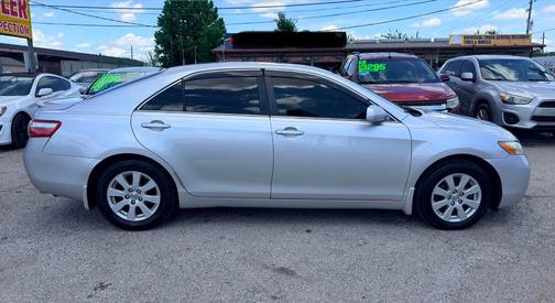 Silver 2008 Toyota Camry LE
