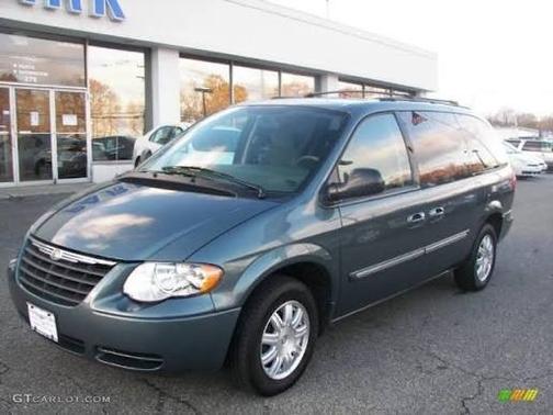 2006 Chrysler Town & Country Touring