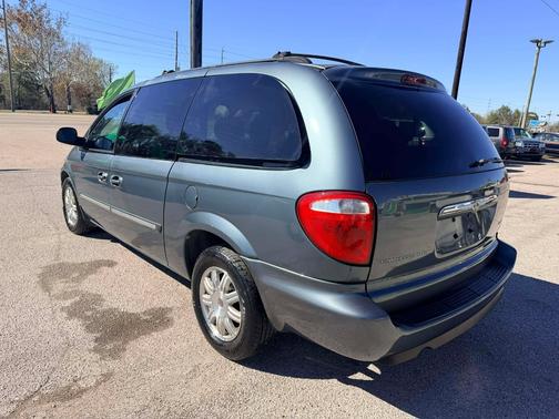 2006 Chrysler Town & Country Touring