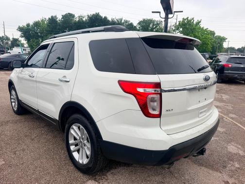 white 2011 Ford Explorer