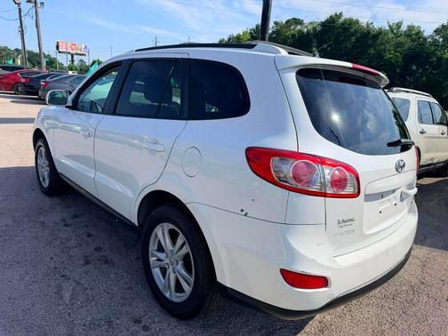 WHITE 2011 Hyundai SANTA FE SE