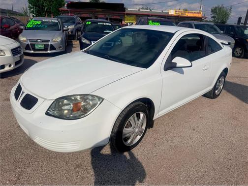 white 2009 Pontiac G5 Base