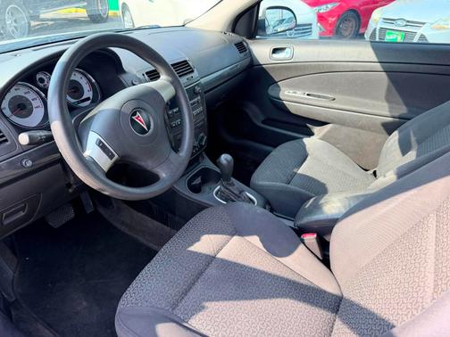 white 2009 Pontiac G5 Base