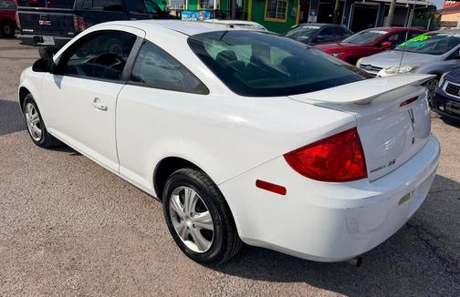 white 2009 Pontiac G5 Base
