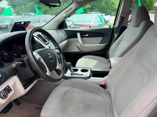 WHITE 2009 GMC Acadia SLE
