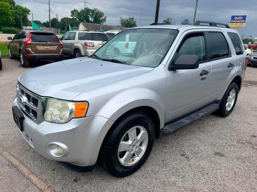 SILVER 2011 Ford Escape XLT