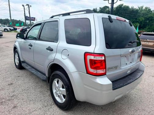 SILVER 2011 Ford Escape XLT