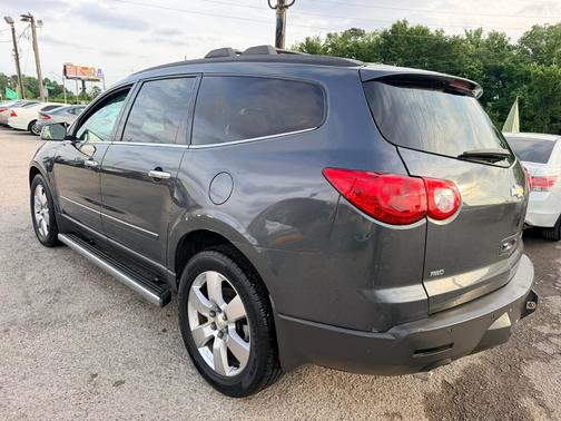 gray 2010 Chevrolet Traverse LTZ