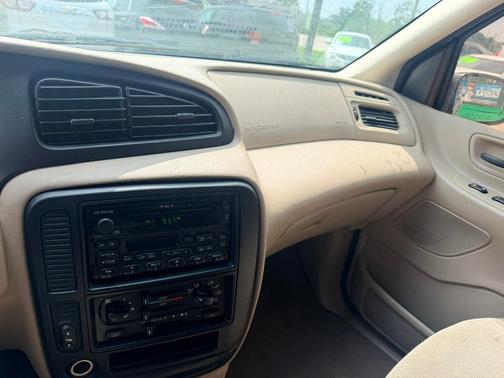 SILVER 2003 Ford Windstar SE