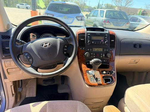 2007 Hyundai Entourage GLS